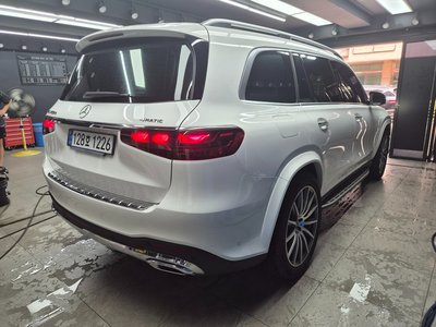 2025 Mercedes-BENZ GLS — фото 7