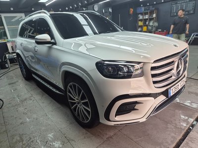 2025 Mercedes-BENZ GLS — фото 2