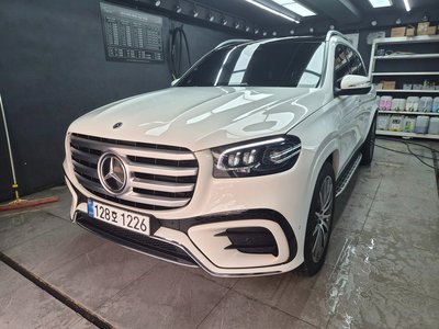 2025 Mercedes-BENZ GLS — фото 5