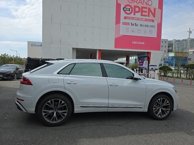 AUDI Q8 - 6