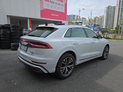 AUDI Q8 - 7
