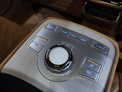 2025 Genesis ELECTRIFIED G80 (RG3) — миниатюра 24