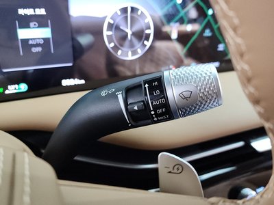 2025 Genesis ELECTRIFIED G80 (RG3) — миниатюра 28
