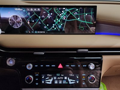 2025 Genesis ELECTRIFIED G80 (RG3) — миниатюра 18