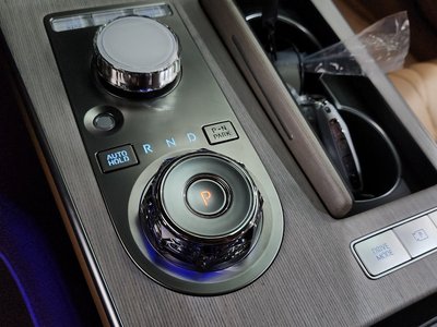 2025 Genesis ELECTRIFIED G80 (RG3) — миниатюра 12