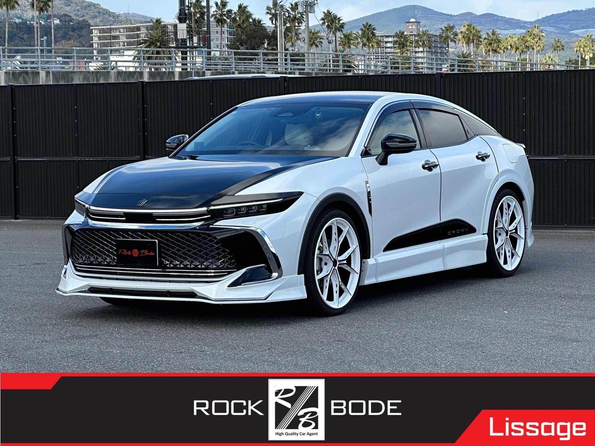 TOYOTA CROWN CROSSOVER - View 1