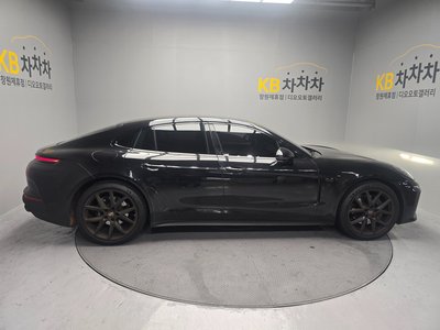 PORSCHE PANAMERA - 4