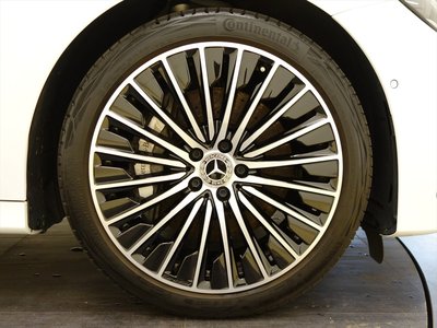 MERCEDES-BENZ E-CLASS - 8