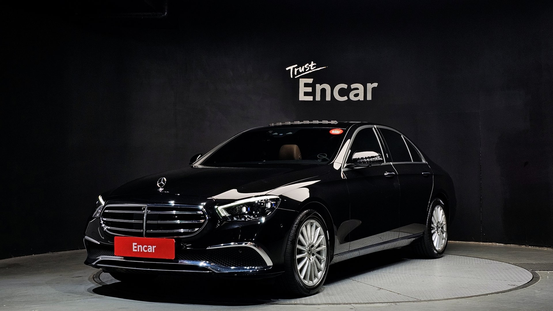 MERCEDES-BENZ E-CLASS - View 1