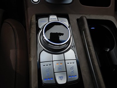 2020 Genesis G90 thumbnail 24