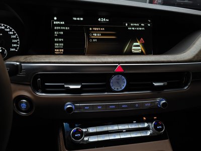 2020 Genesis G90 thumbnail 21