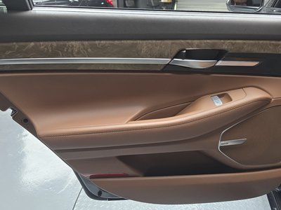 2020 Genesis G90 thumbnail 15