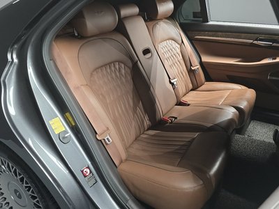 2020 Genesis G90 thumbnail 18