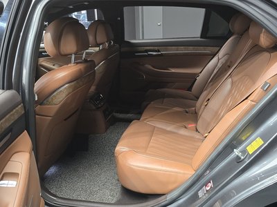 2020 Genesis G90 thumbnail 17