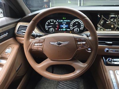 2020 Genesis G90 thumbnail 19