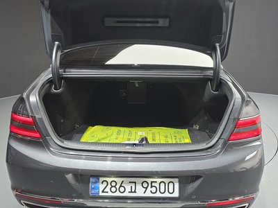 2020 Genesis G90 thumbnail 33