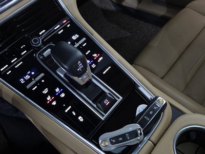 PORSCHE PANAMERA - 9