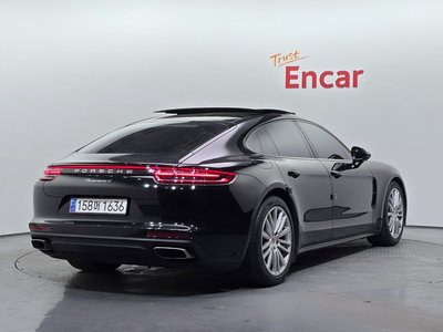 PORSCHE PANAMERA - 4