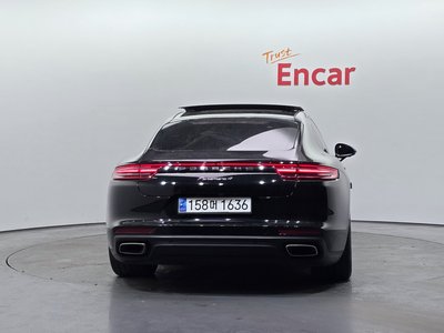 PORSCHE PANAMERA - 3