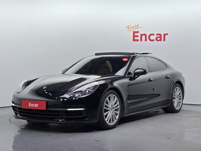 PORSCHE PANAMERA - 1