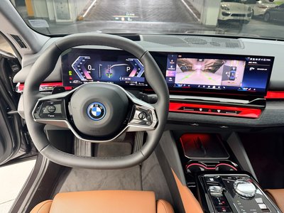 صورة مصغرة 12 لـ 2025 BMW 5 SERIES