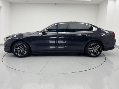 صورة مصغرة 16 لـ 2025 BMW 5 SERIES