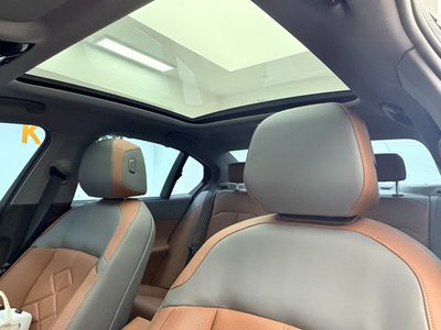 صورة مصغرة 11 لـ 2025 BMW 5 SERIES
