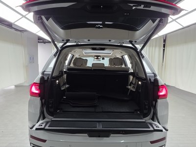 2022 BMW X7 — миниатюра 25