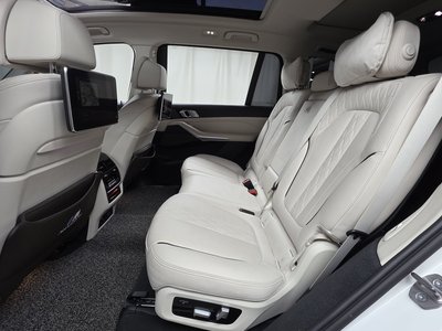 2022 BMW X7 — миниатюра 18