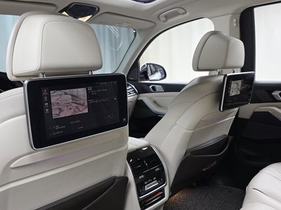 2022 BMW X7 — миниатюра 19