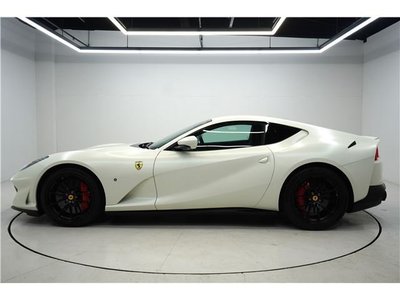 FERRARI 812 - 10