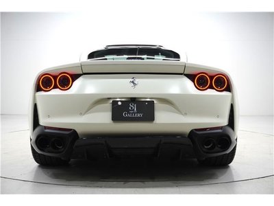FERRARI 812 - 5