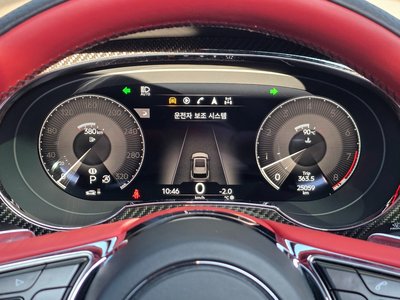 BENTLEY BENTAYGA - 8