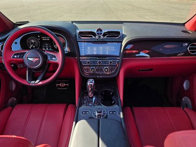 BENTLEY BENTAYGA - 7