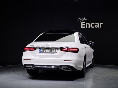 MERCEDES-BENZ E-CLASS - 4