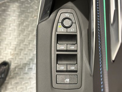 2025 BMW X2 thumbnail 11