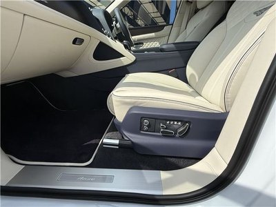 صورة مصغرة 39 لـ 2024 Bentley BENTAYGA