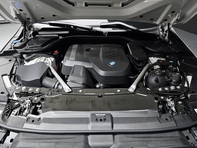 2025 BMW 5 SERIES photo 7