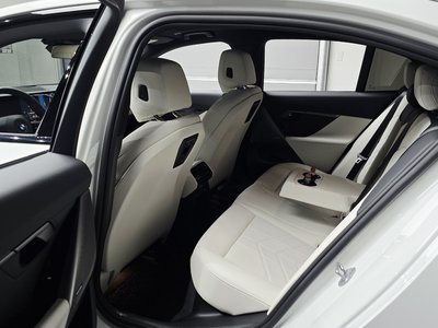 2025 BMW 5 SERIES 缩略图 18