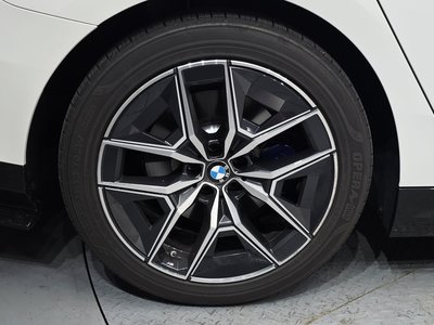 2025 BMW 5 SERIES photo 6