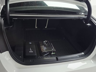 2025 BMW 5 SERIES 缩略图 17