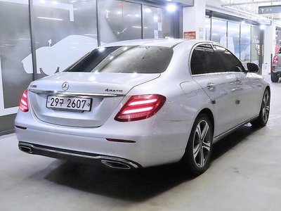 MERCEDES-BENZ E-CLASS - 3