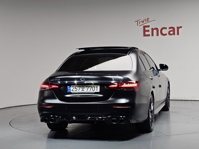 MERCEDES-BENZ E-CLASS - 4