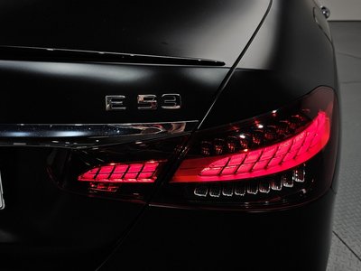 MERCEDES-BENZ E-CLASS - 10
