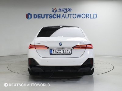 صورة 4 لـ 2025 BMW 5 SERIES