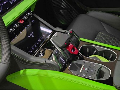 LAMBORGHINI URUS - 5