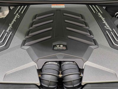 LAMBORGHINI URUS - 6