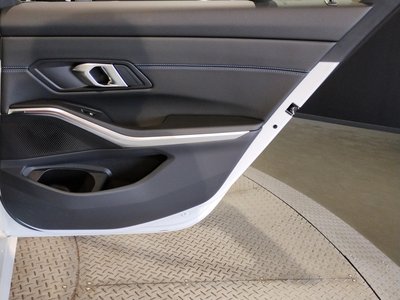 صورة مصغرة 42 لـ 2025 BMW 3 SERIES