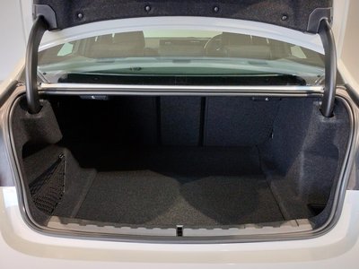 صورة مصغرة 28 لـ 2025 BMW 3 SERIES