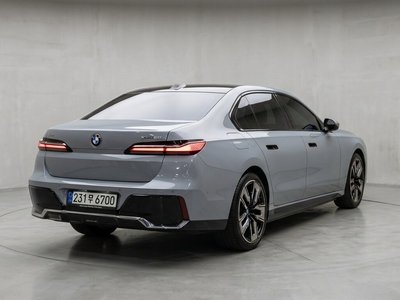 BMW I7 - 2